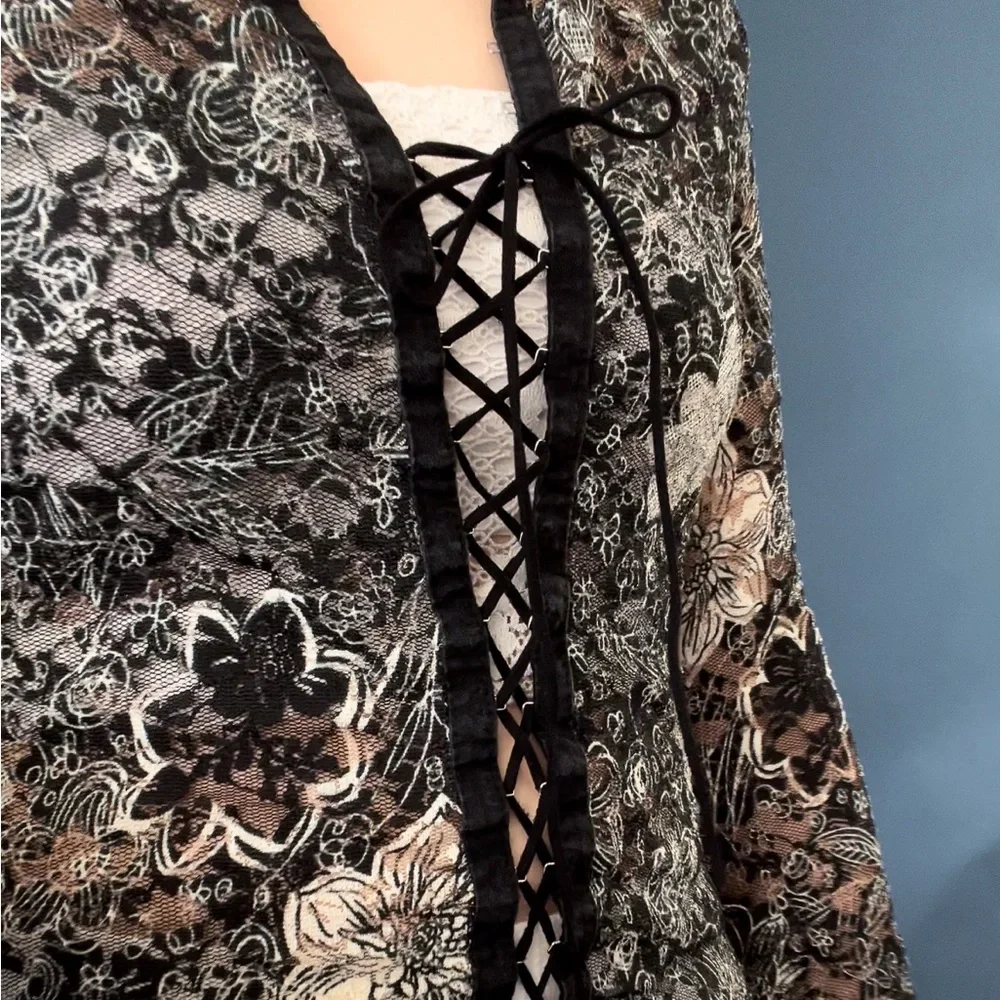 Vintage Charlotte Russe lace up floral lace bell sleeve top - Picture 7 of 14